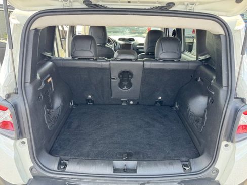 Used 2018 Jeep Renegade Trailhawk AWD/4WD image 12
