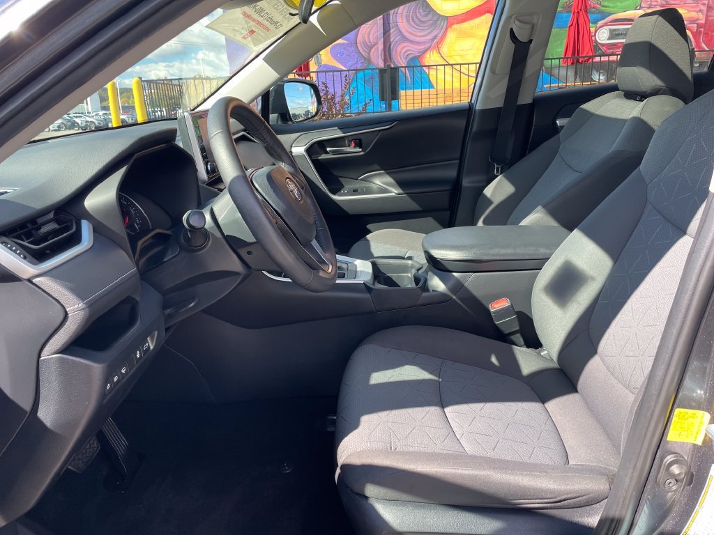 Used 2020 Toyota RAV4 XLE w/ Convenience Package AWD/4WD image 9