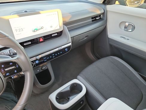 Certified 2024 Hyundai Ioniq 5 SE image 16