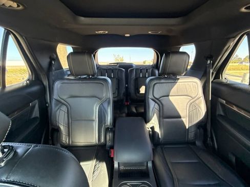Used 2017 Ford Explorer Platinum AWD/4WD image 9