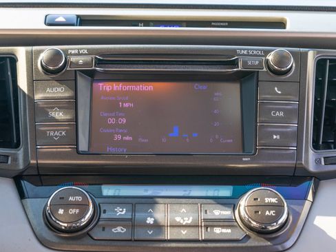 Used 2013 Toyota RAV4 XLE AWD/4WD image 16