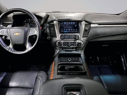 Used 2019 Chevrolet Tahoe Premier AWD/4WD image 16