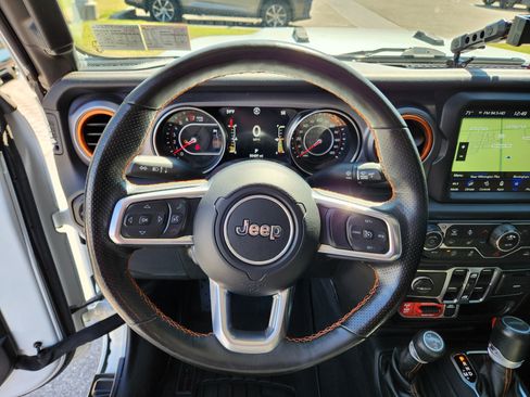 Used 2021 Jeep Gladiator Mojave image 18