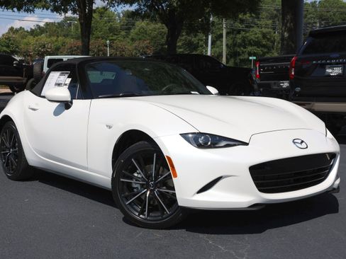 New 2026 MAZDA MX-5 Miata Grand Touring RWD image 2