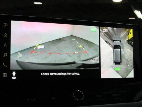 New 2025 Mitsubishi Outlander SE image 13