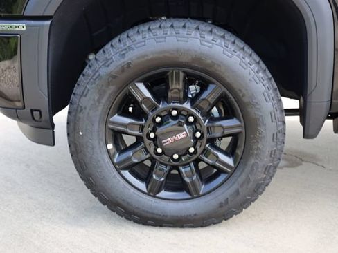 New 2026 GMC Sierra 2500 AT4 w/ AT4 Premium Plus Package AWD/4WD image 9