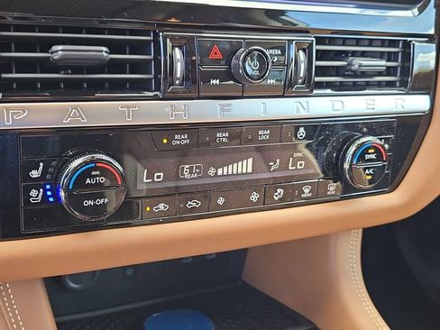 New 2026 Nissan Pathfinder Platinum image 27