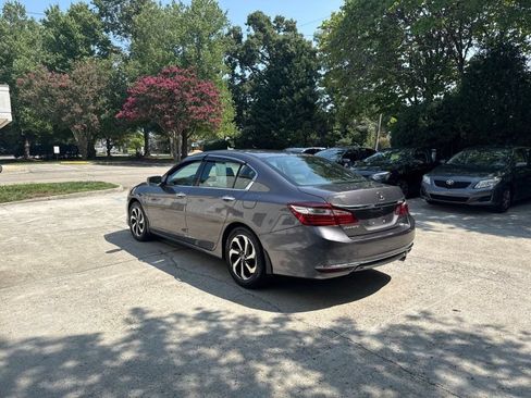 Used 2016 Honda Accord EX-L image 3