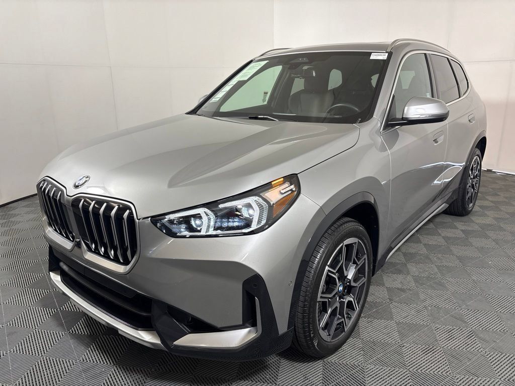 Certified 2026 BMW X1 xDrive28i w/ Technology Package AWD/4WD image 2