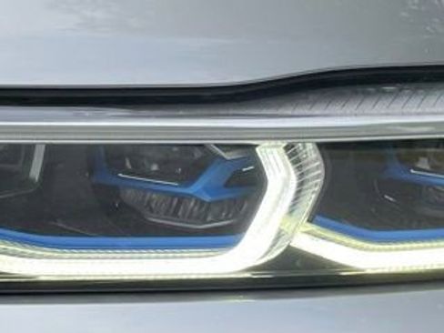 Used 2020 BMW 750i xDrive AWD/4WD image 12