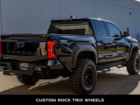 Used 2024 Toyota Tacoma TRD Off-Road AWD/4WD image 9