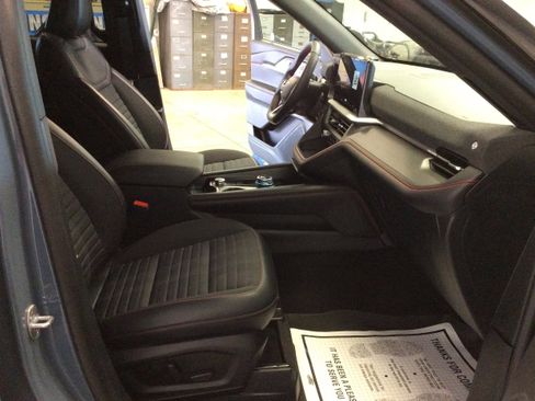 Used 2025 Ford Explorer ST-Line image 47