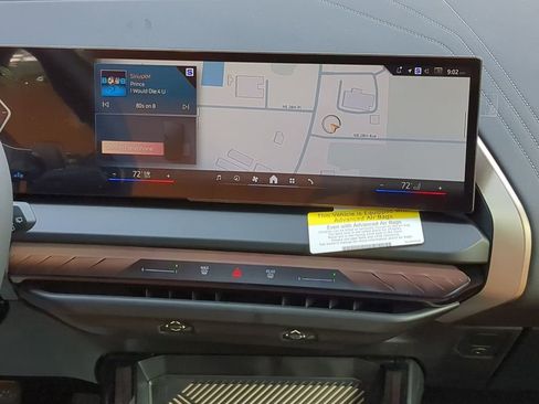 Used 2025 BMW X3 xDrive30i w/ Premium Package image 17