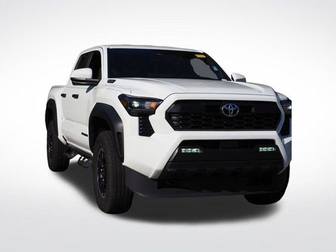 Used 2024 Toyota Tacoma TRD Off-Road AWD/4WD image 34