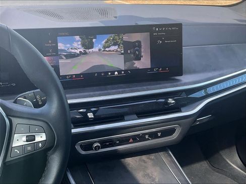 Used 2024 BMW X5 xDrive50e w/ Parking Assistance Package AWD/4WD image 8