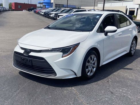 Used 2023 Toyota Corolla LE image 4