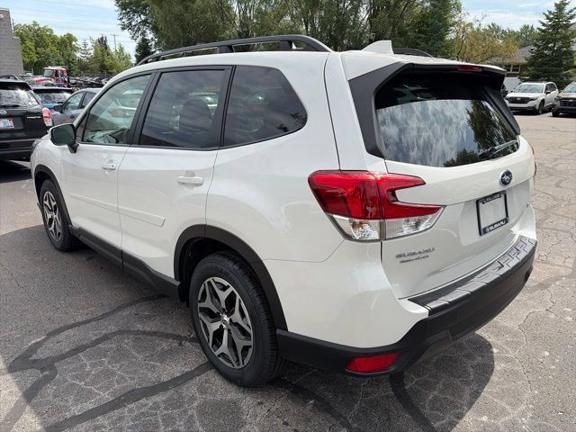 Used 2023 Subaru Forester Premium AWD/4WD image 4