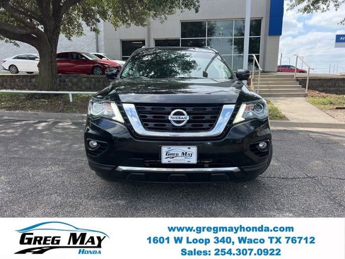 Used 2019 Nissan Pathfinder SL AWD/4WD image 2
