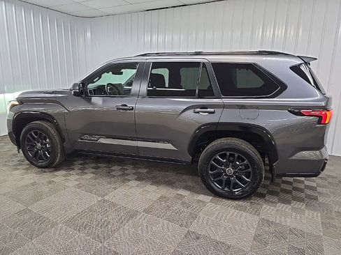 Used 2024 Toyota Sequoia Platinum AWD/4WD image 4