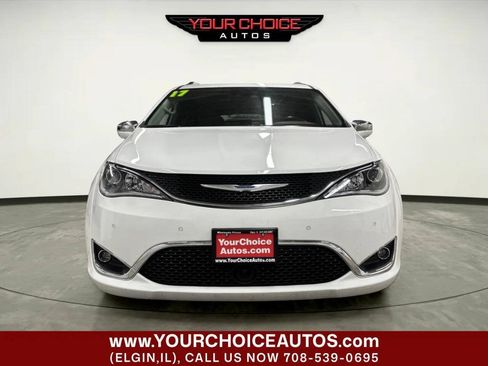 Used 2017 Chrysler Pacifica Limited FWD image 8