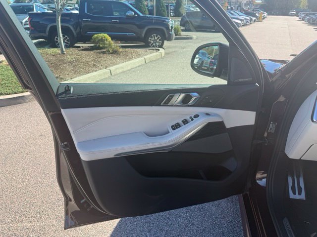 Used 2024 BMW X5 xDrive40i w/ Executive Package AWD/4WD image 19