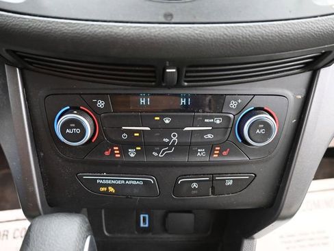 Used 2018 Ford Escape SE image 17