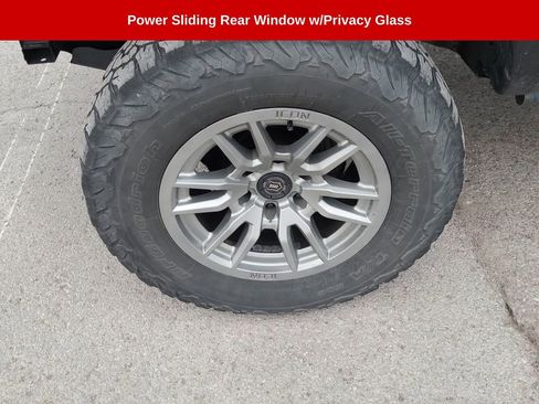 Used 2020 Toyota Tacoma TRD Off-Road AWD/4WD image 8