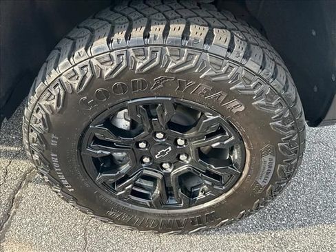 Certified 2023 Chevrolet Silverado 1500 ZR2 w/ Technology Package AWD/4WD image 36