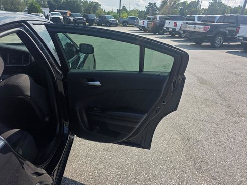 Used 2019 Dodge Charger SXT w/ Blacktop Package RWD image 12