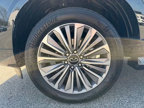 Certified 2025 INFINITI QX80 Sensory image 22