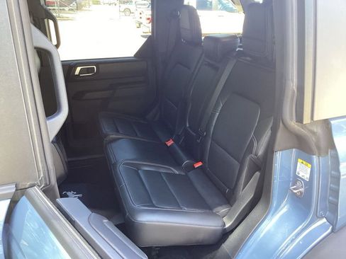 New 2025 Ford Bronco Outer Banks w/ Sasquatch Package AWD/4WD image 40
