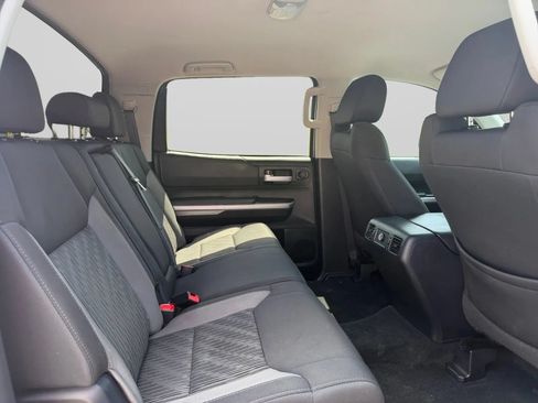 Used 2017 Toyota Tundra SR5 w/ SR5 Upgrade Package RWD image 30