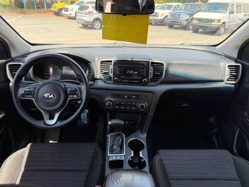 Used 2018 Kia Sportage LX FWD image 12