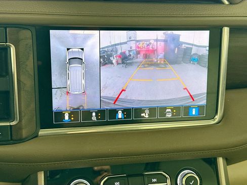Used 2021 GMC Yukon XL Denali w/ Denali Ultimate Package AWD/4WD image 16