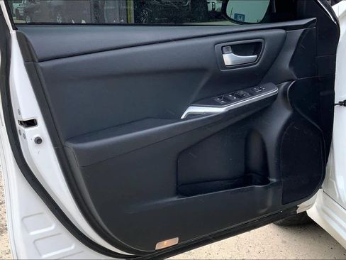 Used 2015 Toyota Camry LE FWD image 22