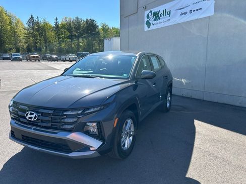 Used 2025 Hyundai Tucson SE AWD/4WD image 1