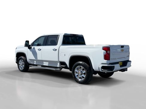 Used 2024 Chevrolet Silverado 3500 High Country w/ High Country Premium Package image 3