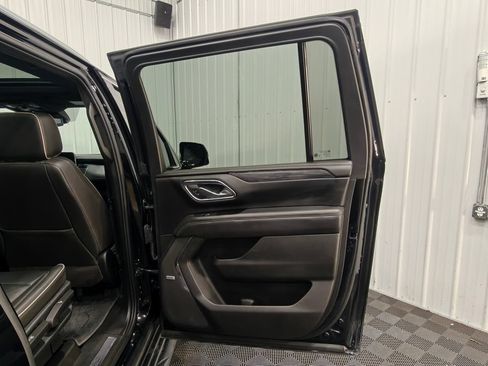 Used 2023 GMC Yukon XL SLT w/ SLT Premium Package AWD/4WD image 24