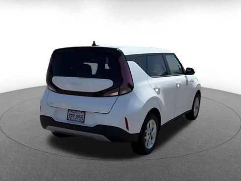 Used 2025 Kia Soul LX w/ LX Technology Package FWD image 13