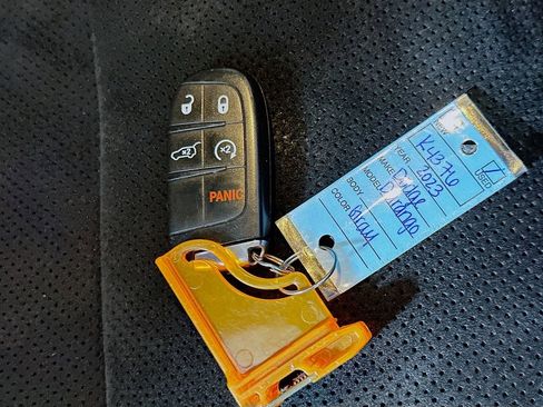 Used 2023 Dodge Durango R/T w/ Hemi Orange Plus Package image 40