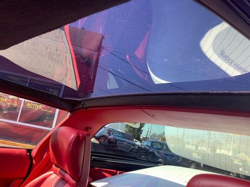 Used 1991 Chevrolet Corvette Coupe RWD image 17