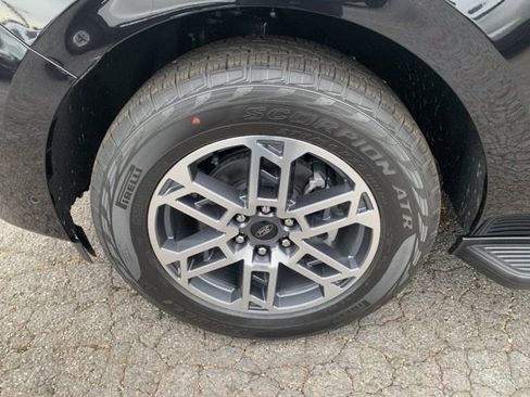 New 2025 Ford Expedition Active image 32