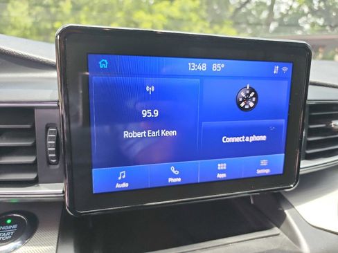 Used 2020 Ford Explorer XLT w/ Equipment Group 202A image 23