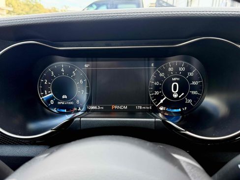 Used 2021 Ford Mustang Shelby GT500 w/ Carbon Fiber Track Pack image 47