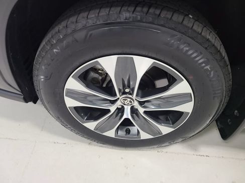 Certified 2026 Toyota Highlander XLE AWD/4WD image 15