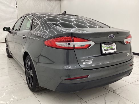 Used 2019 Ford Fusion SEL image 9
