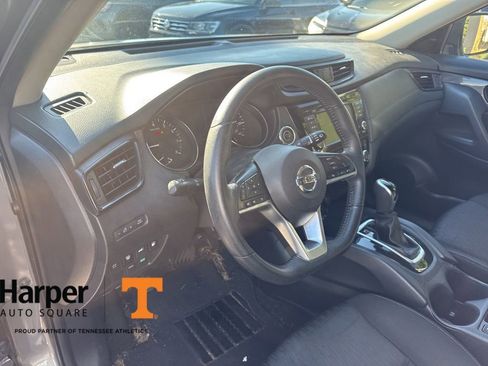 Used 2019 Nissan Rogue SV FWD image 14