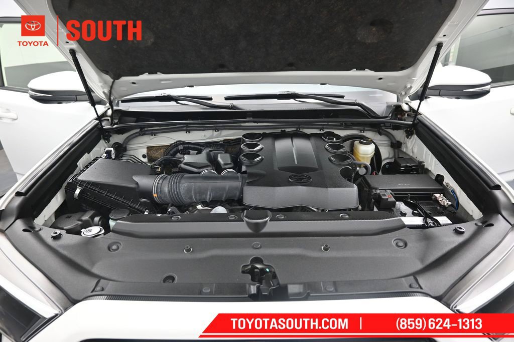 Used 2023 Toyota 4Runner SR5 Premium w/ Moonroof Package RWD image 34