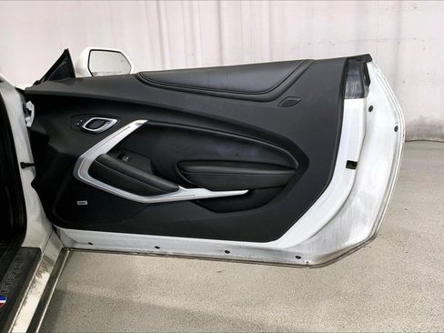 Used 2019 Chevrolet Camaro SS image 20