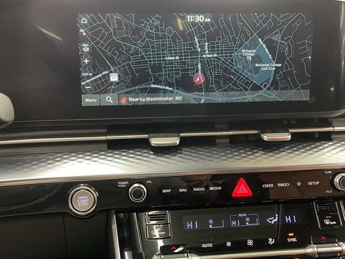 Used 2024 Kia Carnival SX Prestige image 8